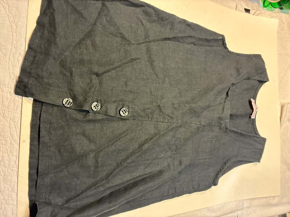 Eva Tralala Paris Sleeveless Button-Down Linen Tank Top